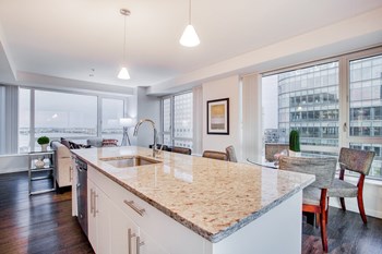 Luxe Kitchens with Granite Countertops Luxe Kitchens with Granite Countertops at Waterside Place by Windsor, Boston, Massachusetts - Photo Gallery 4