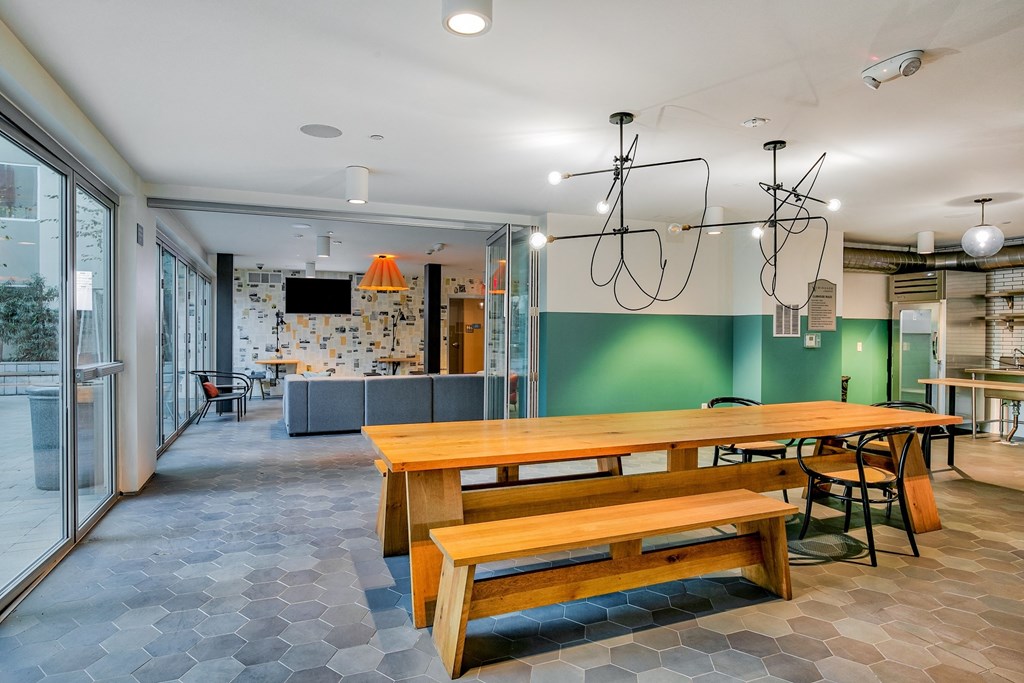 Resident Lounge with bar and kitchen Resident lounge kitchen and bar at Dogpatch, San Francisco