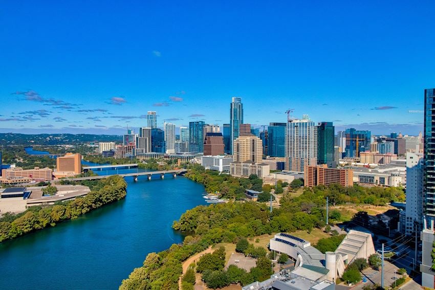 Gorgeous high-rise overlooking Lady Bird Lake. - Photo Gallery 1