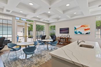 the preserve at ballantyne commons living room and kitchen