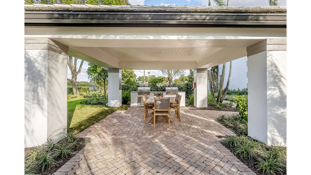 Outdoor grilling area at The Winston by Windsor, Pembroke Pines, FL