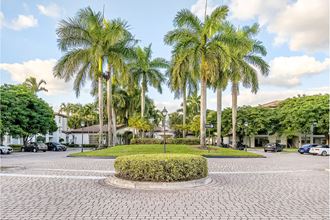 Exterior Landscape Exterior Landscape at The Winston by Windsor, Florida, 33025
