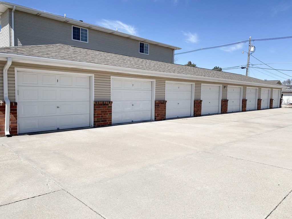 Stratford Apartment Homes, 1919 West 39th St, Kearney, NE RentCafe