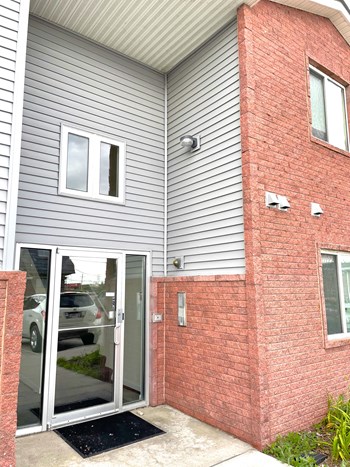 Arbor Creek Apartments in Omaha Nebraska. Centrally located and fireplaces Arbor Creek Apartments in Omaha Nebraska. Centrally located and fireplaces - Photo Gallery 3