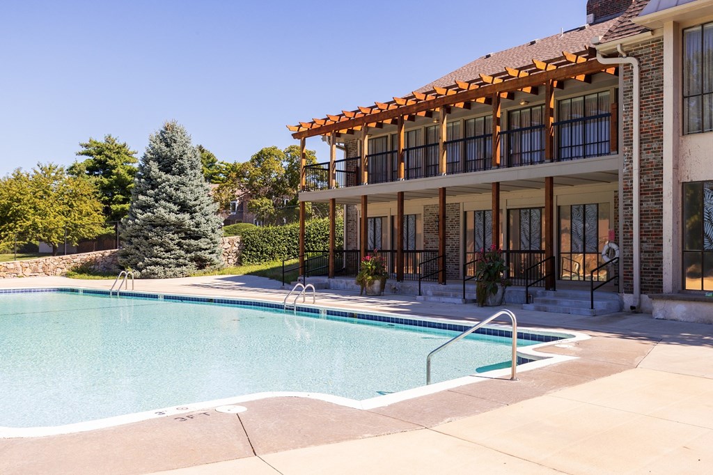 A peaceful pool area at Regent’s Walk Apartment Homes, perfect for leisure and fun.