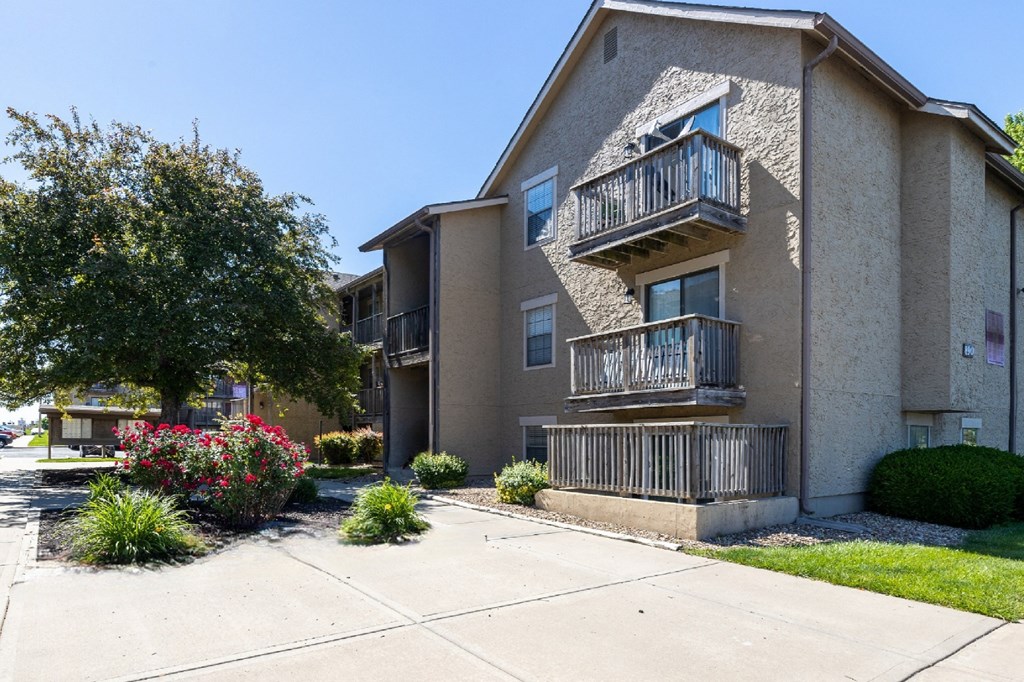 Southfork Apartments, 892 E. Old Hwy 56, Olathe, KS RentCafe