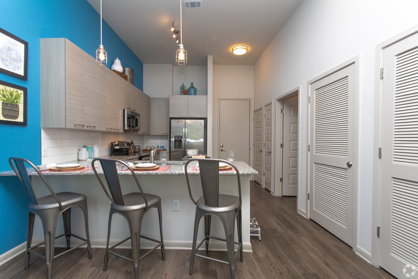 1133 Bright Interiors