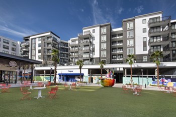 outdoor common area - Photo Gallery 4