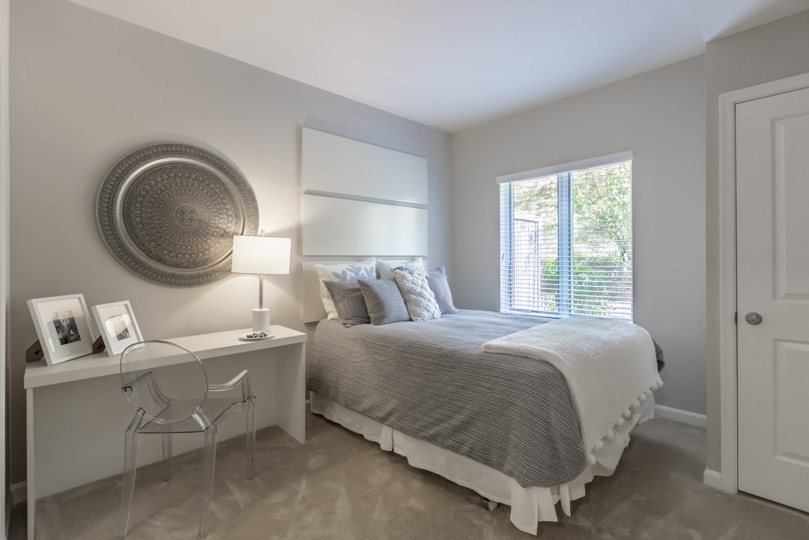 NoBe Market Apartments bedroom and closet