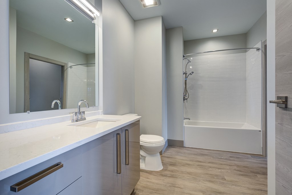 NoBe Market Vacant Bathroom