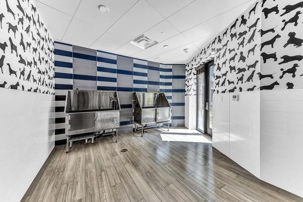 Pet Waste Stations at One500, Teaneck, NJ, 07666