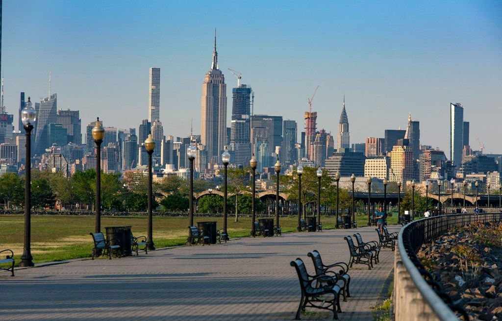 a park with benches and a view at 100 House Apartments, Jersey City , NJ, 07310