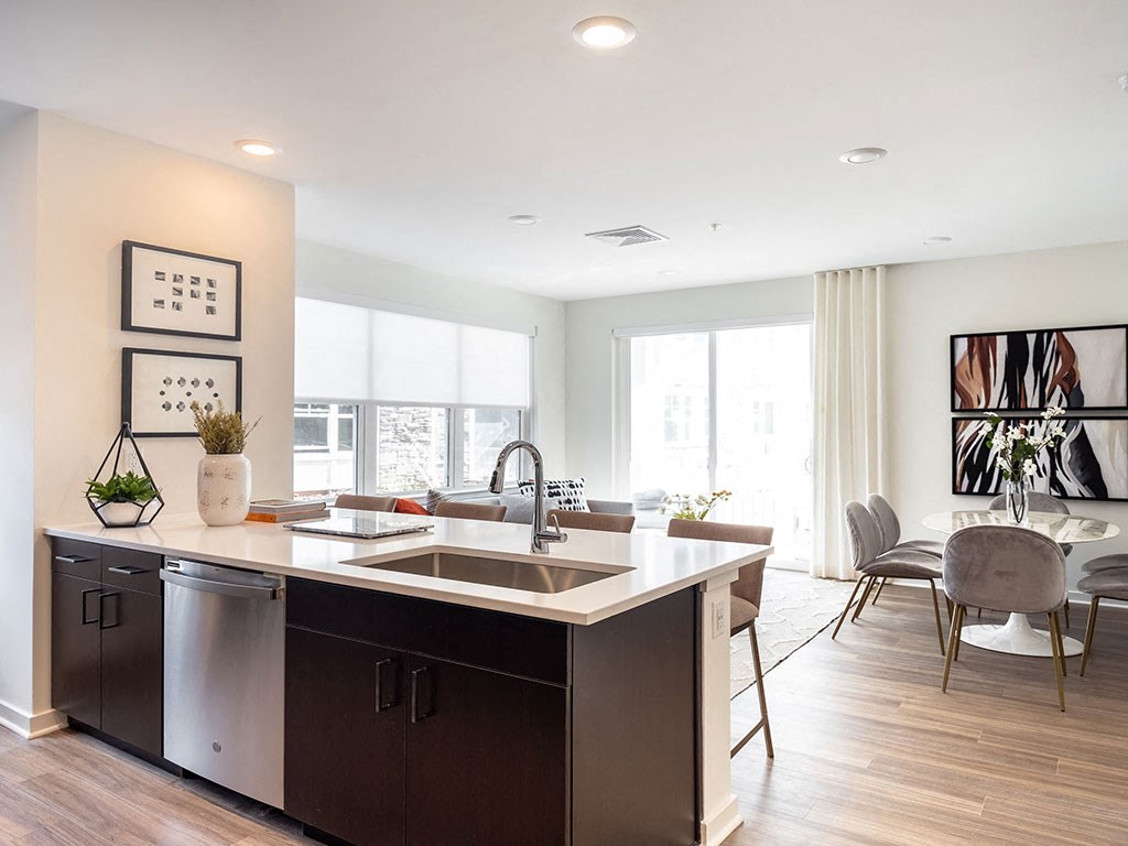 Fitted Kitchen With Island Dining at The Grove at Piscataway, Piscataway, NJ