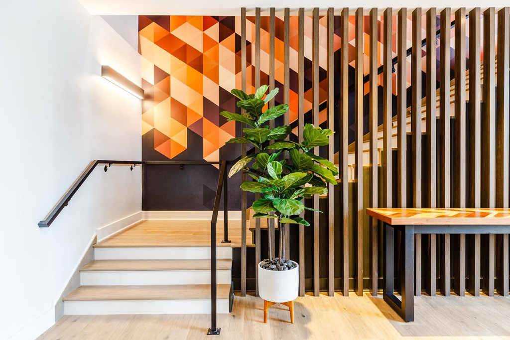 Flower vase at 99 Bridge, Old Bridge