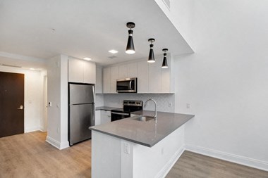 600 4Th Street SW Studio-3 Beds Apartment for Rent Photo Gallery 1