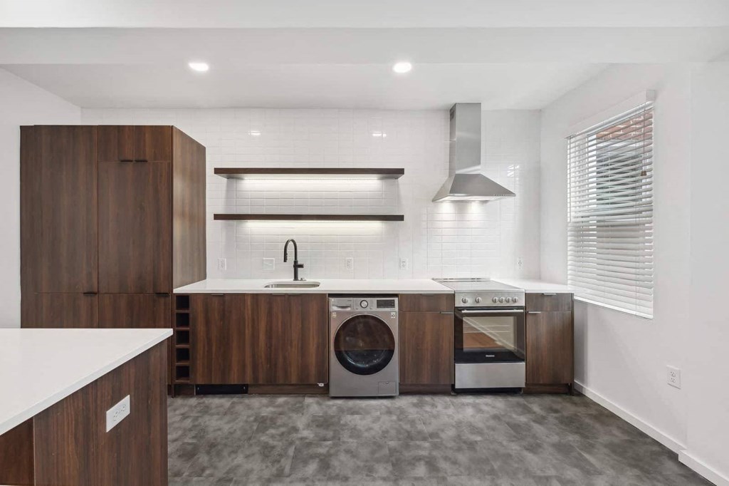 a kitchen or kitchenette at locale dallas victory park