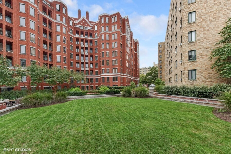 Landscaped Walkways at The Saratoga Apartments, Washington