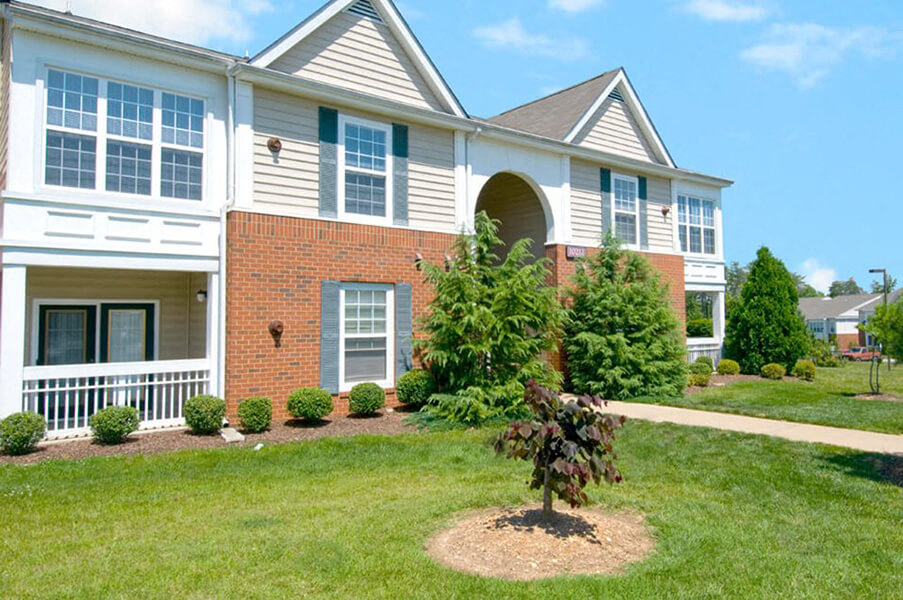 Spacious Lawn at Brittany Commons Apartments, Virginia, 22553