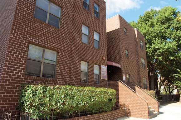 Brick Exterior Geno Baroni