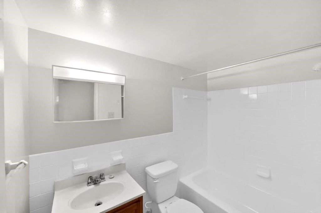 Riverbend Apartments washington, dc Bathroom