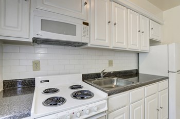 Updated Kitchen Updated Kitchen at Tivoli Gardens, Washington, Washington - Photo Gallery 2