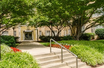 Enjoy the lush walk to Majestic Apartments Enjoy the lush walk to Majestic Apartments at Majestic, Washington, 20010 - Photo Gallery 4