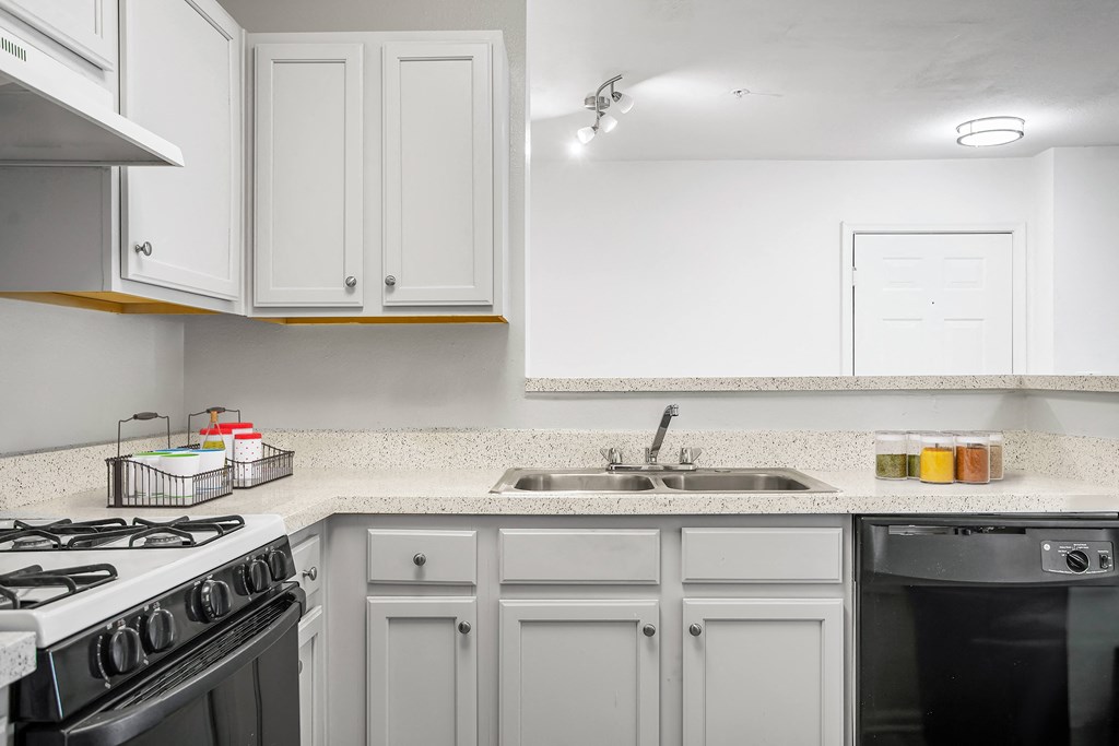 Fully Equipped Kitchens at Governors Green, Bowie, MD