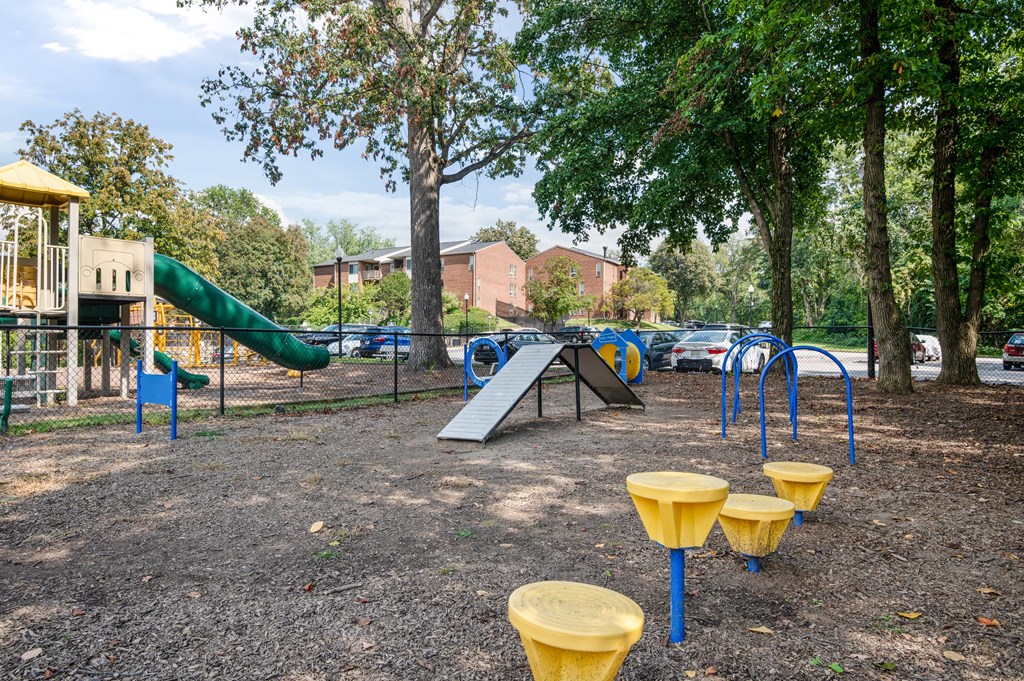 Playground For Children at Aspen at Lake Trail, Columbia