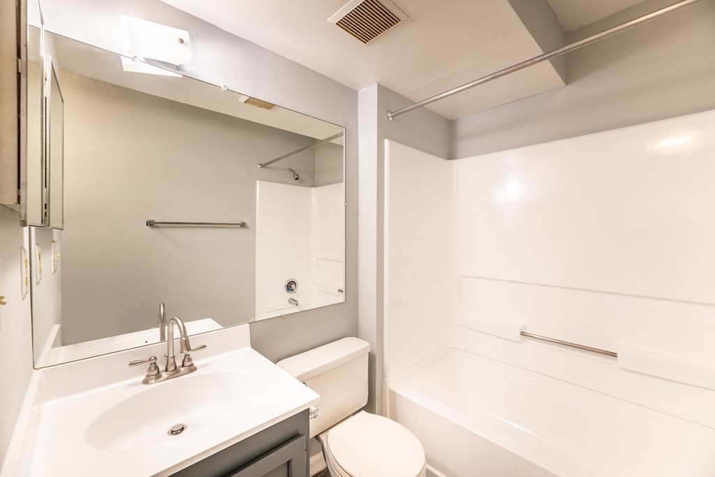 Bathroom With Bathtub at BellaVista, Woodbridge, VA