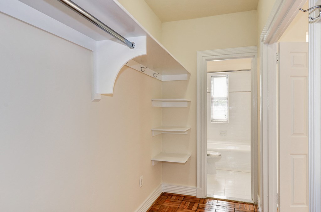 Spacious Closets at Majestic, Washington, 20010