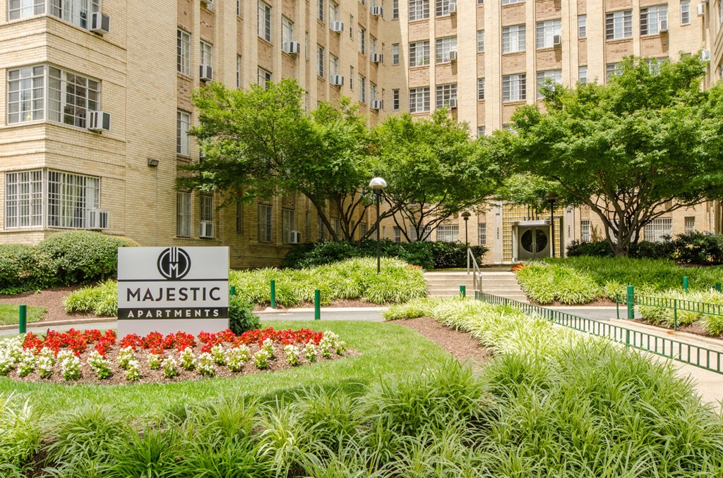 landscaped entrance at Majestic, Washington, 20010