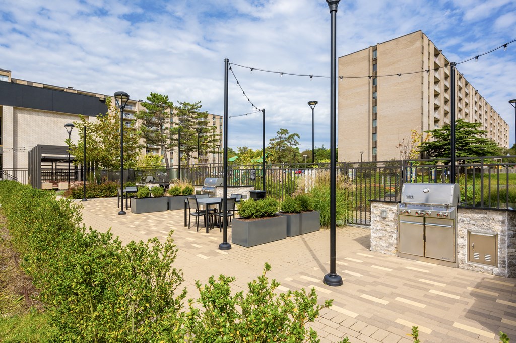 outdoor community space at Seven Springs Apartments, Maryland, 20740