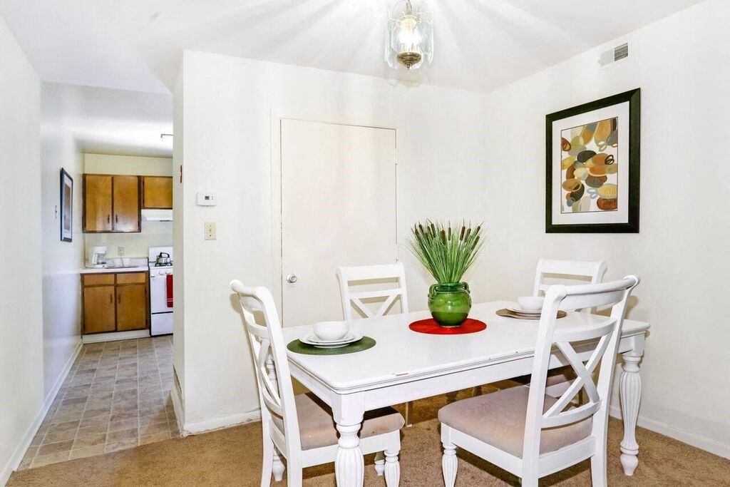 The Hamptons in Virginia Beach Tax Credit Dining Room