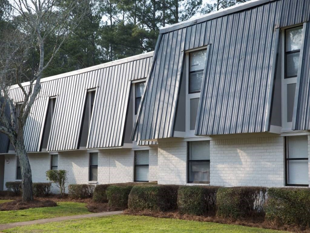 the building where the hotel is located