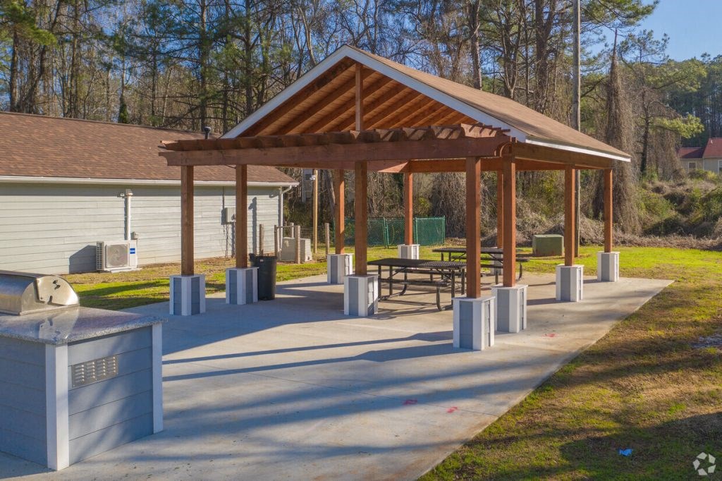 Covered Picnic Area at Parks at Utoy Creek Apartments in Atlanta, GA