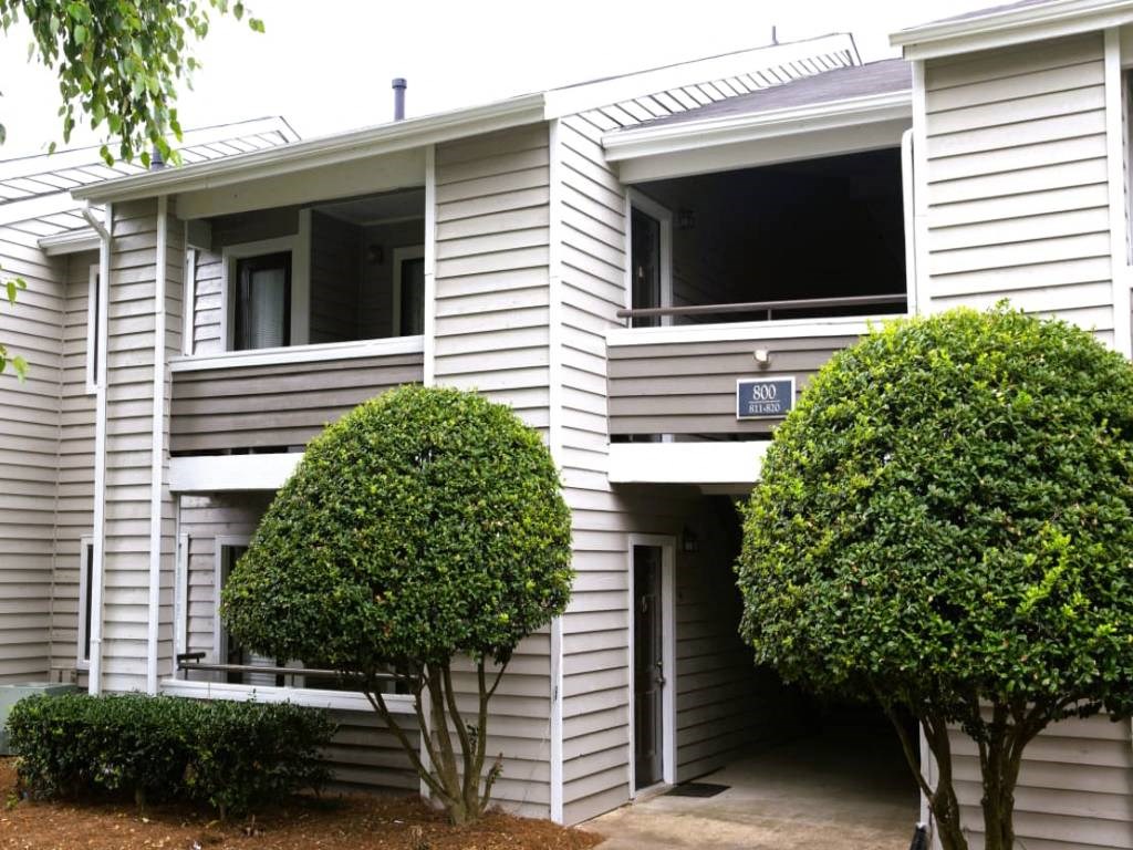 Emerson 1600 Apartment Building