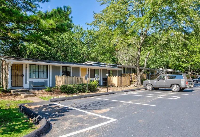 The Retreat @ Greenbriar Apartments II By ICER