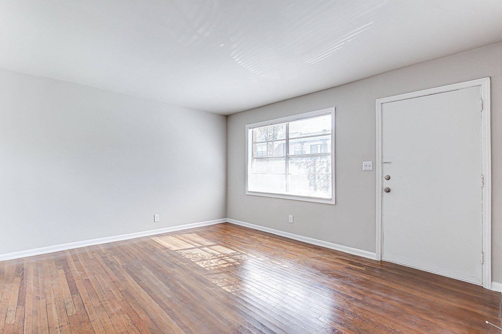 1295 west hardwood floors