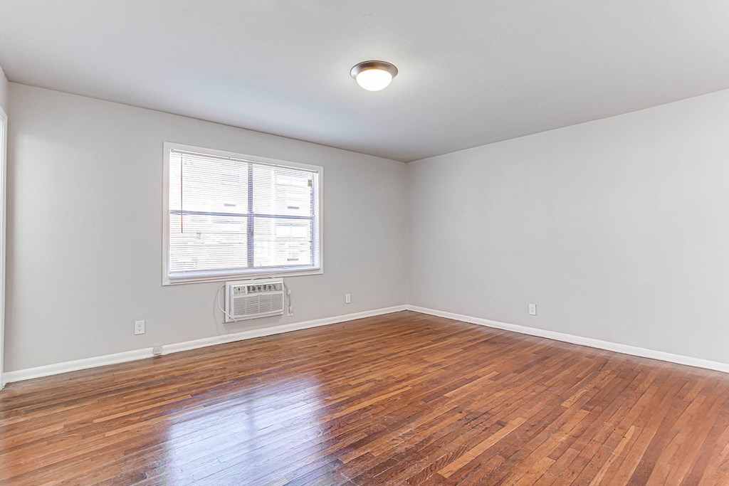 1295 west atlanta apartments