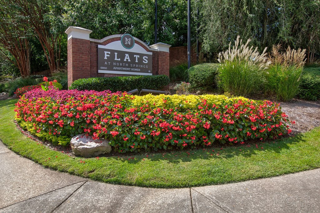 Flats At North Springs Apartments, 6850 Peachtree Dunwoody Rd, Sandy
