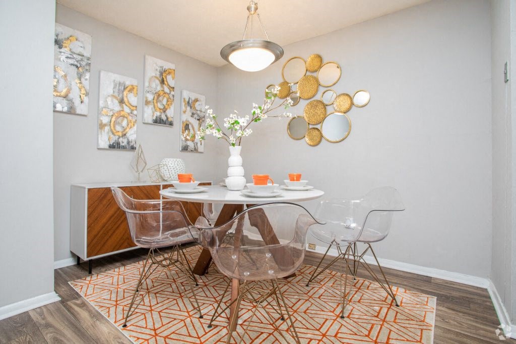 dining room dining room at Parks at Utoy Creek Apartments in Atlanta 30331