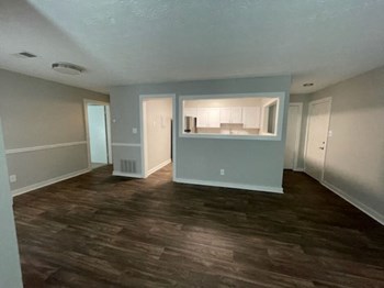 Unfurnished apartments at Arbors at East Cobb Apartments, Marietta, GA - Photo Gallery 33