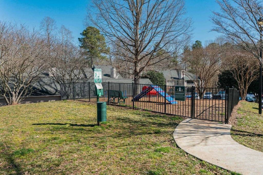 Amberwood at Lochmere, Cary NC, pet park