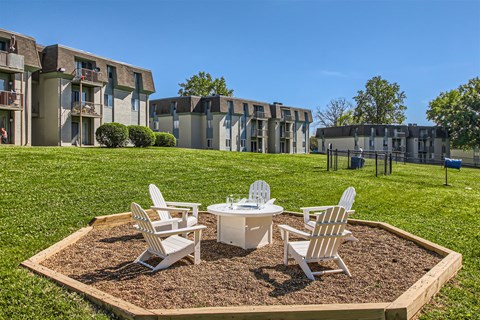 the preserve at ballantyne commons community patio with chairs and table and grass