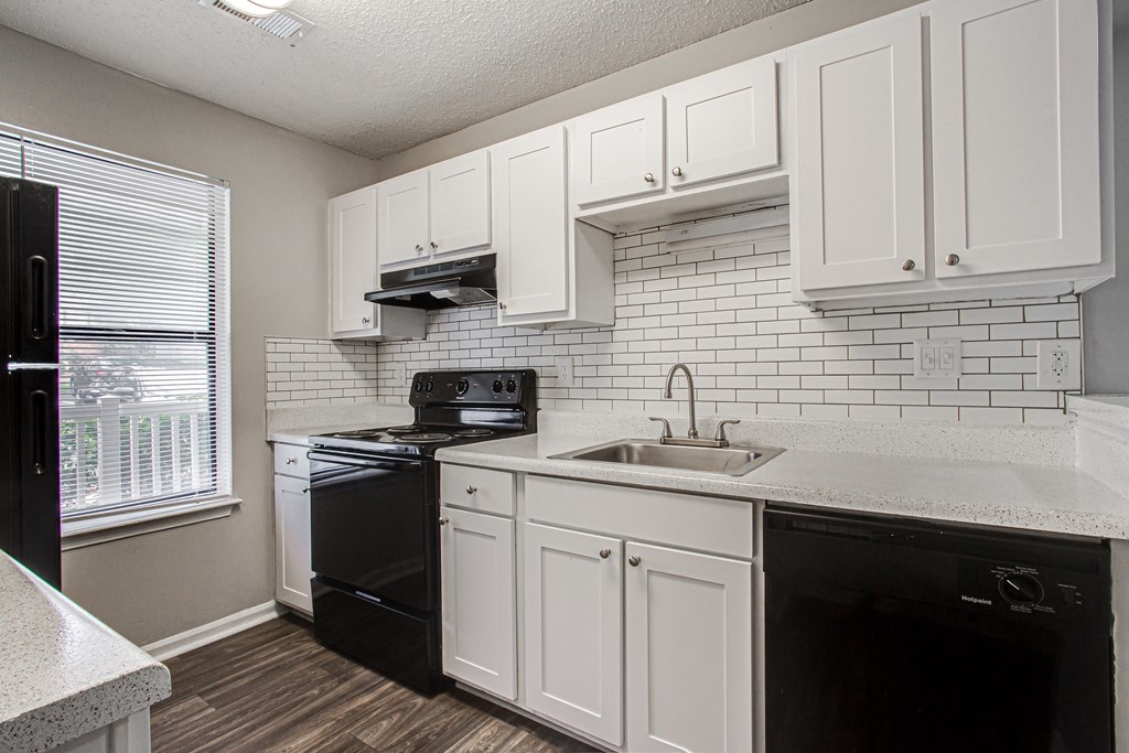 Modern Kitchen at 50 Stoneview, Lilburn, Georgia