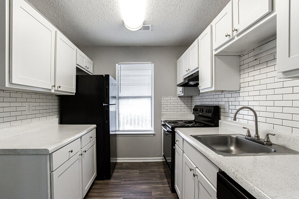 Sink With Faucet at 50 Stoneview, Lilburn, 30047