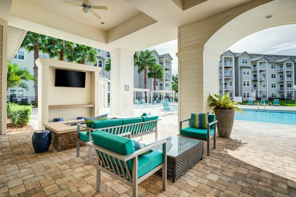 the preserve at ballantyne commons community patio  at Century Avenues, Florida, 33813