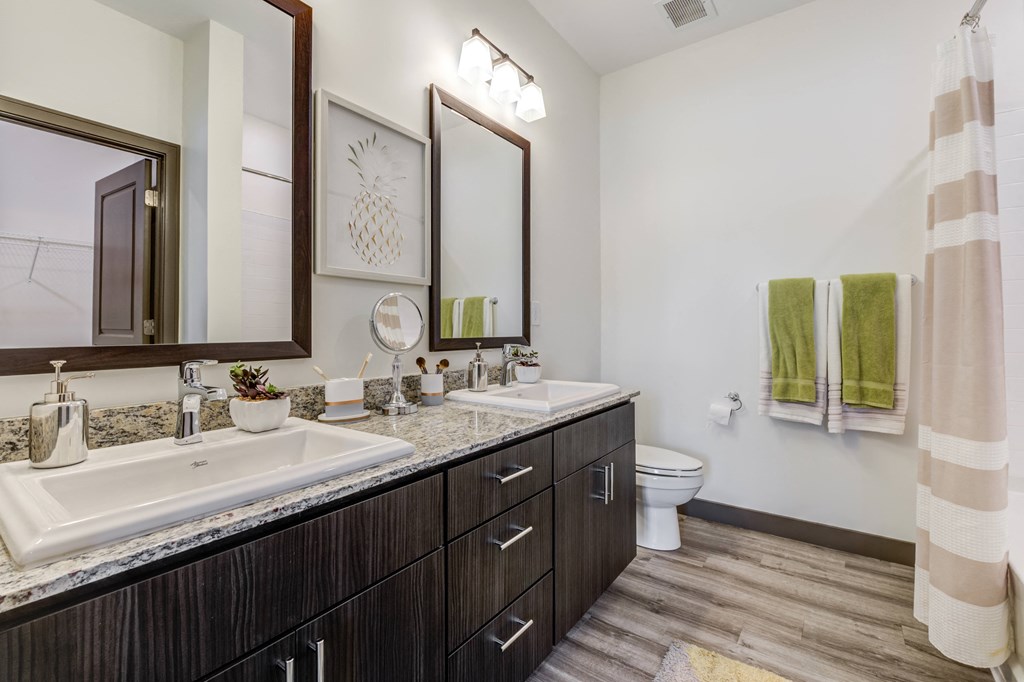 Bath at Century Belmont Station, Louisville