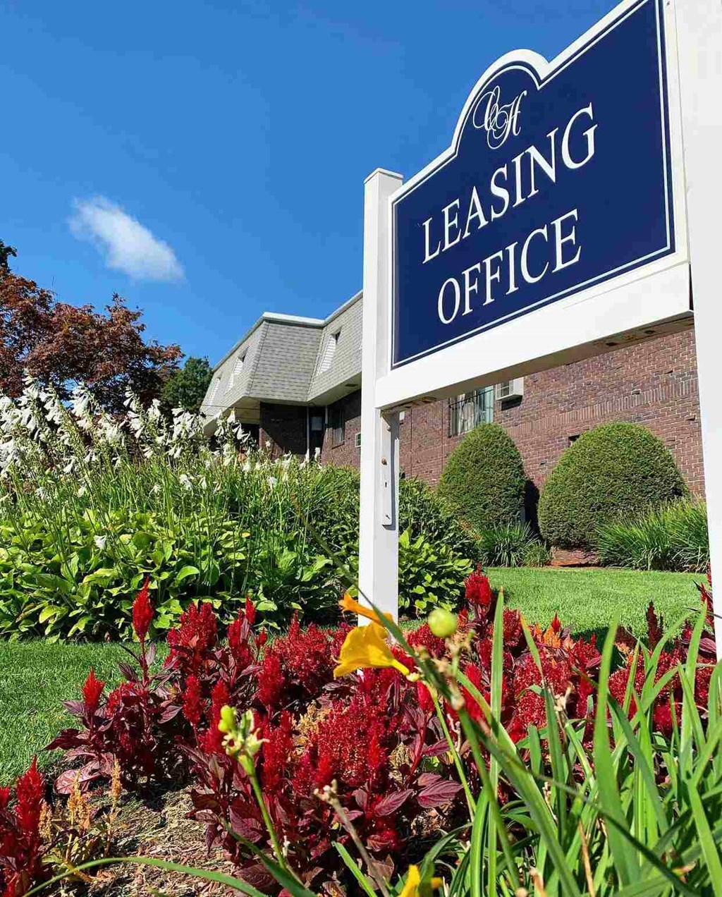 Leasing officeat Coach House, Massachusetts
