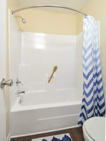 Bath tub at Harvard Place Apartment Homes by ICER, Lithonia, Georgia - Photo Gallery 63